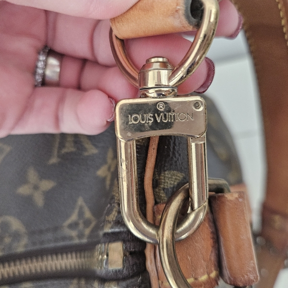 Authentic LOUIS VUITTON Monogram Keepall 50 Bandouliere Duffel Bag - Picture 5 of 16